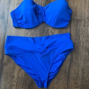 Blue underwire bikini